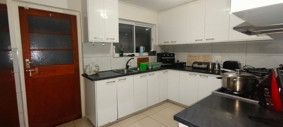 3 Bedroom Property for Sale in Strandfontein Village Western Cape
